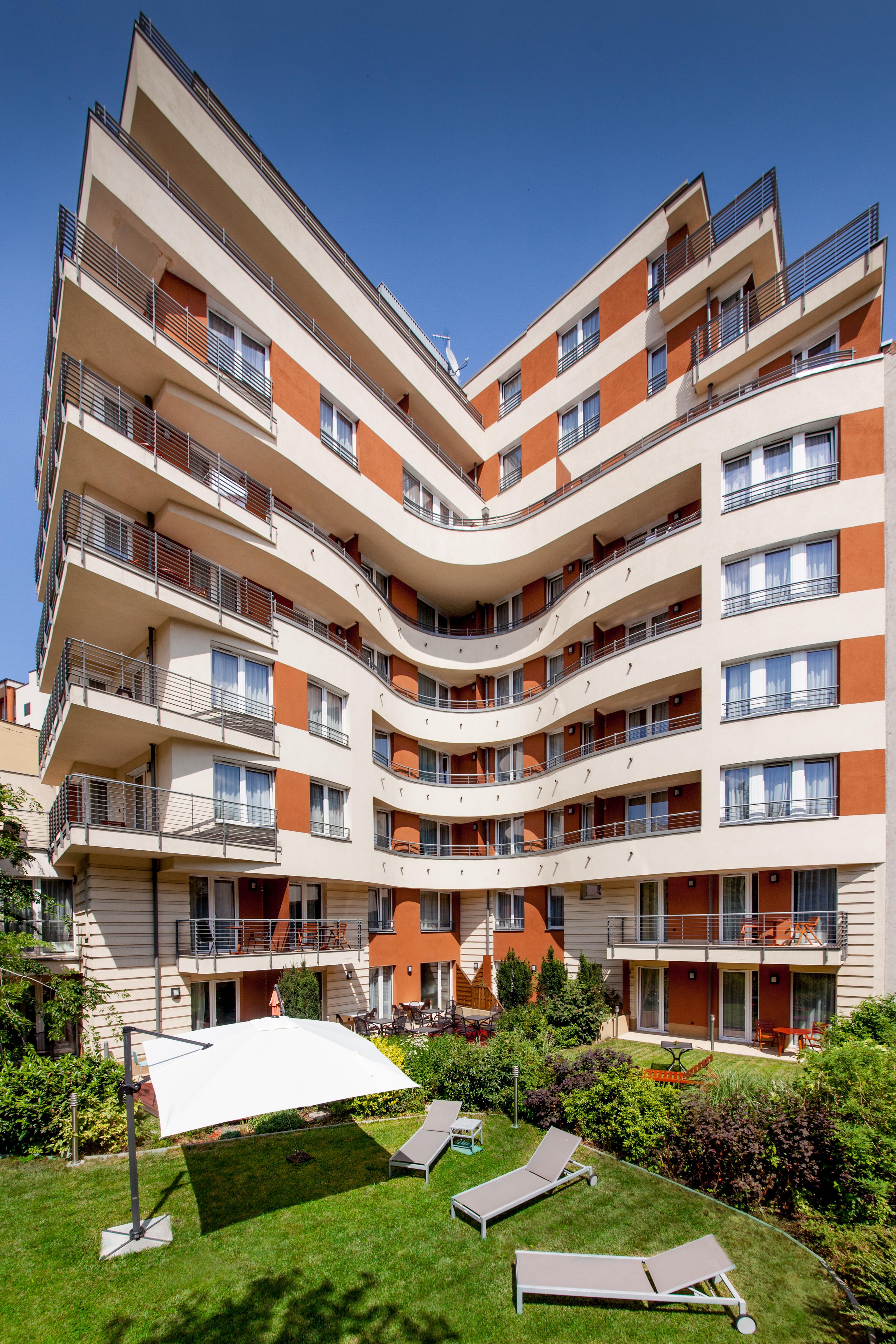 Escala Hotel & Suites Будапеща Екстериор снимка