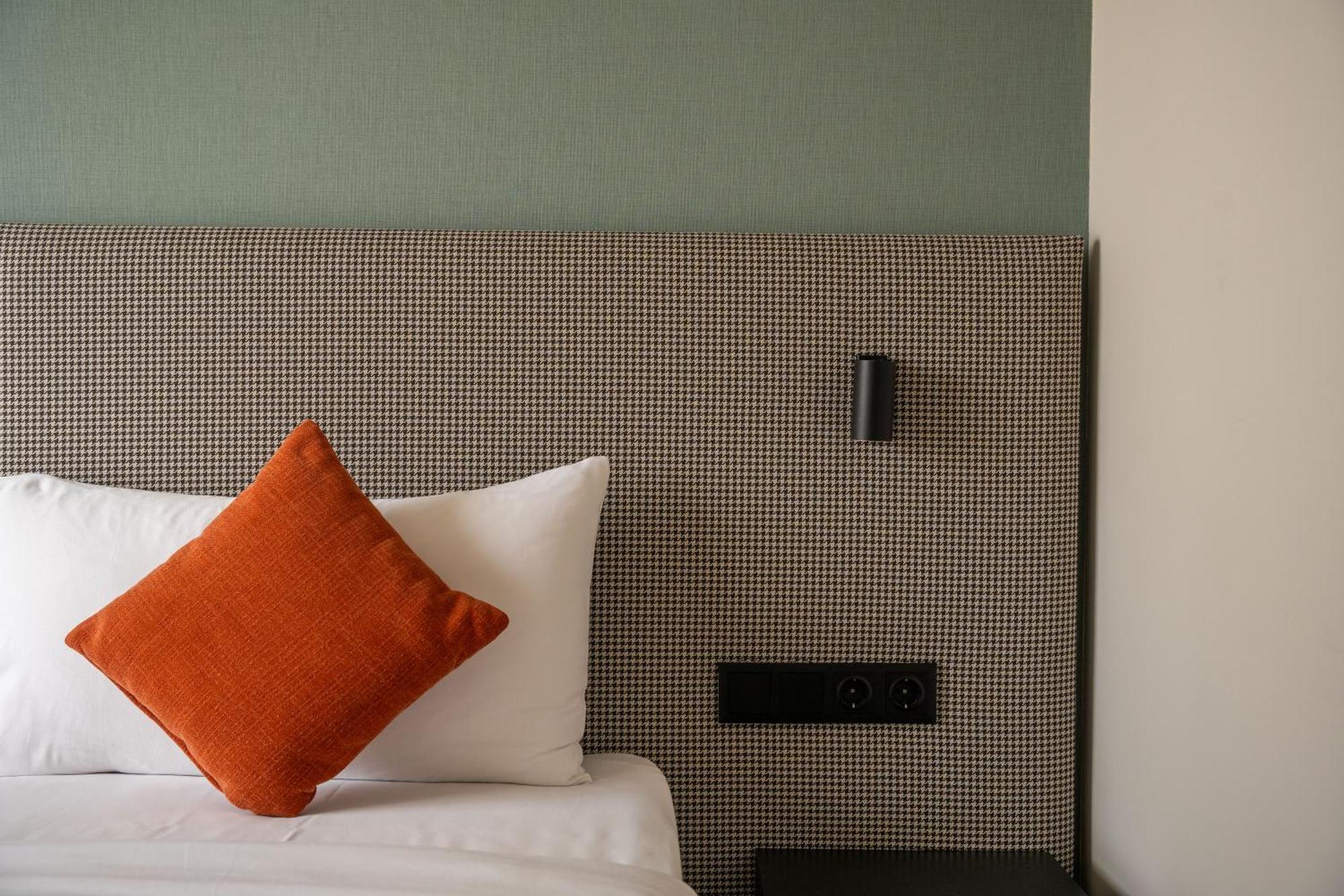Escala Hotel & Suites Будапеща Екстериор снимка