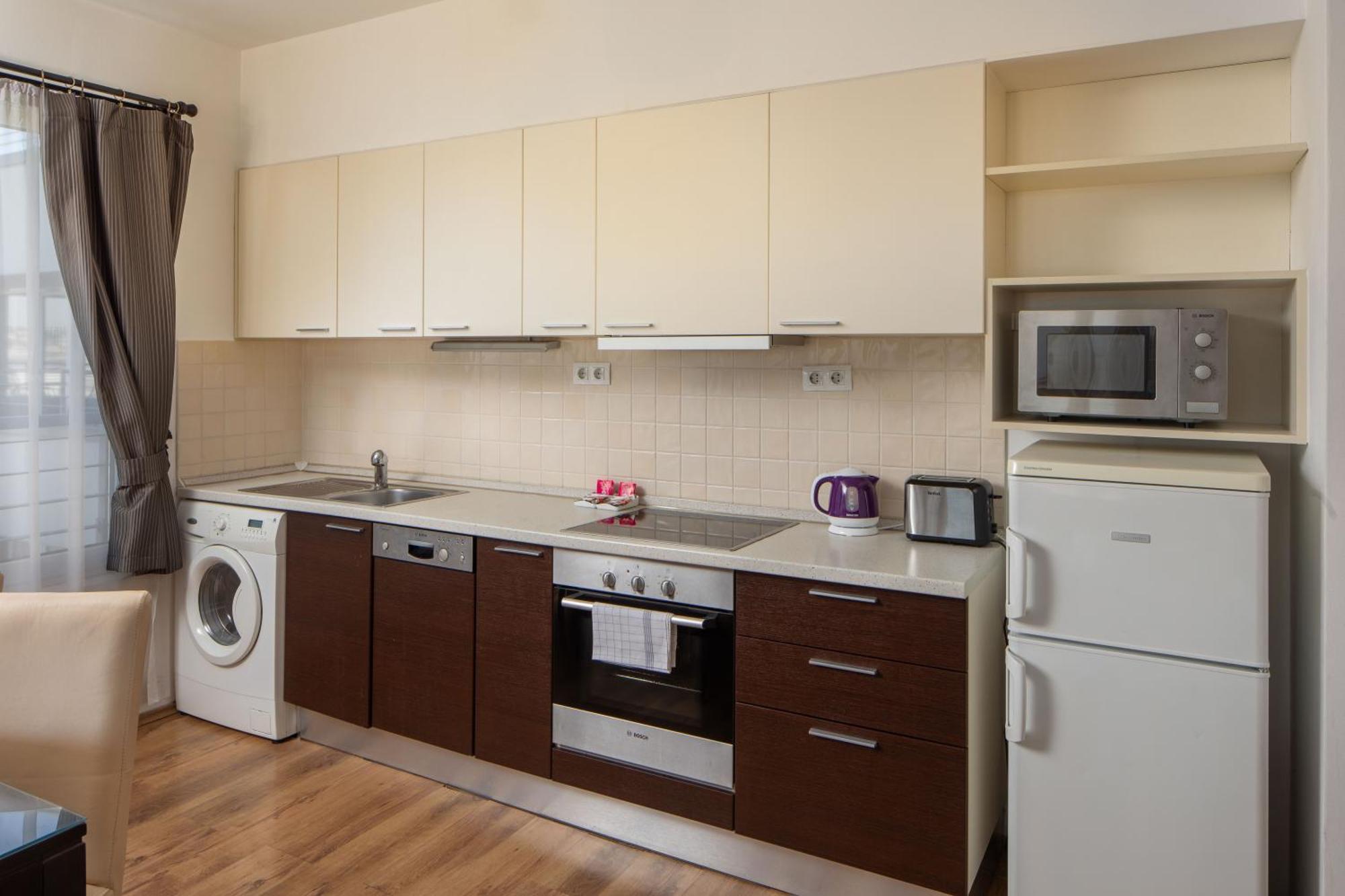 Escala Hotel & Suites Будапеща Екстериор снимка