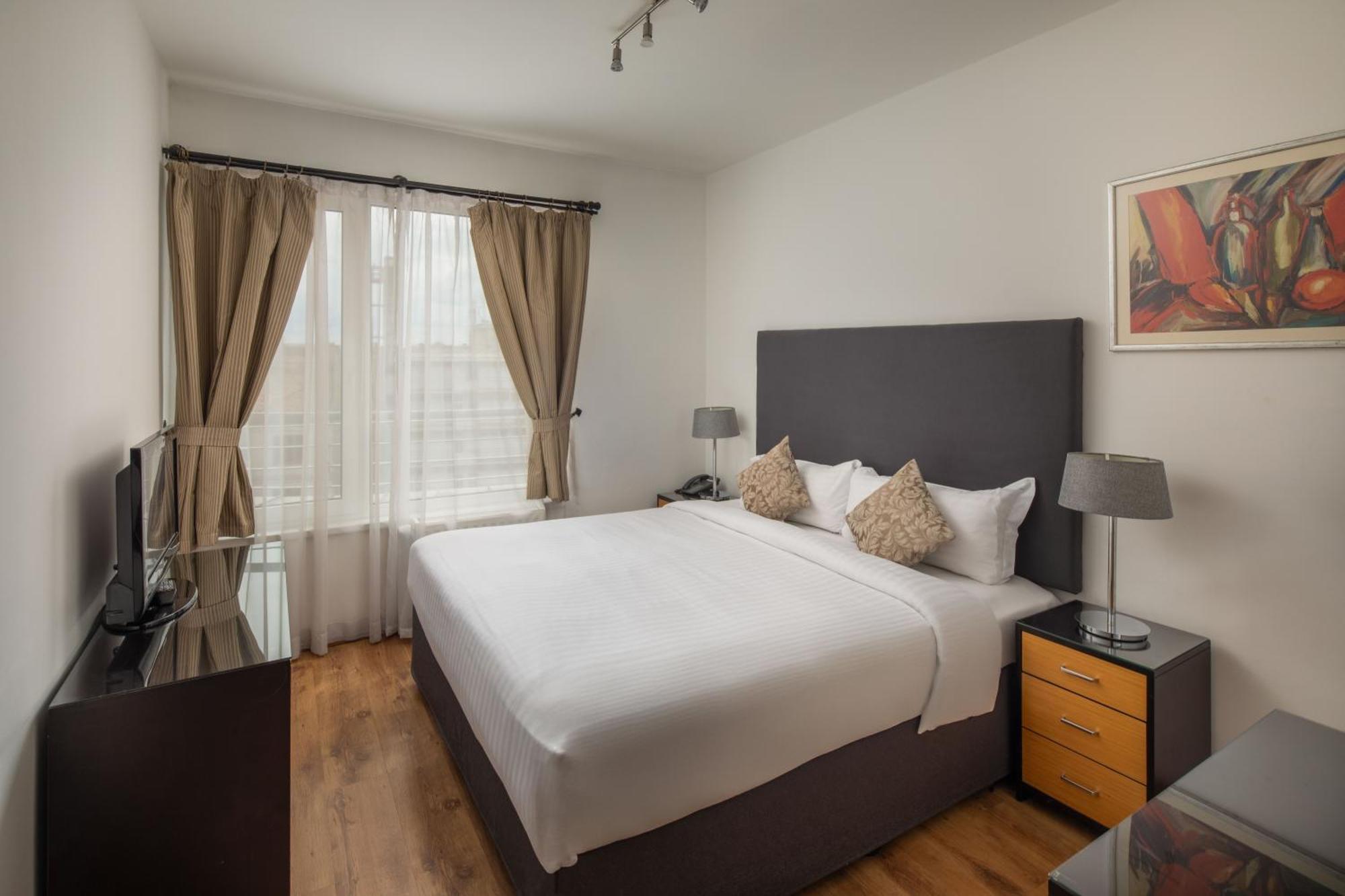 Escala Hotel & Suites Будапеща Екстериор снимка