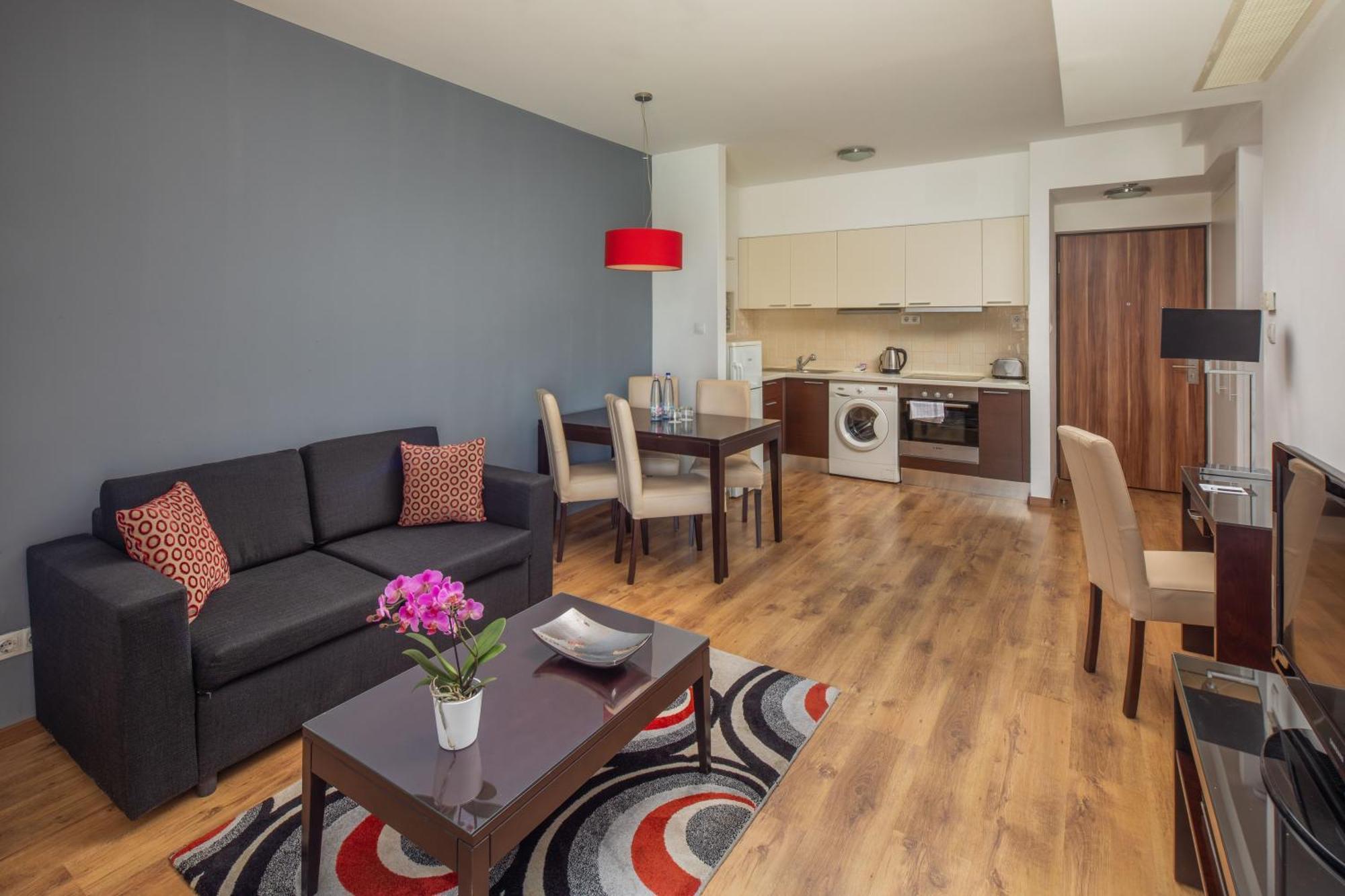 Escala Hotel & Suites Будапеща Екстериор снимка