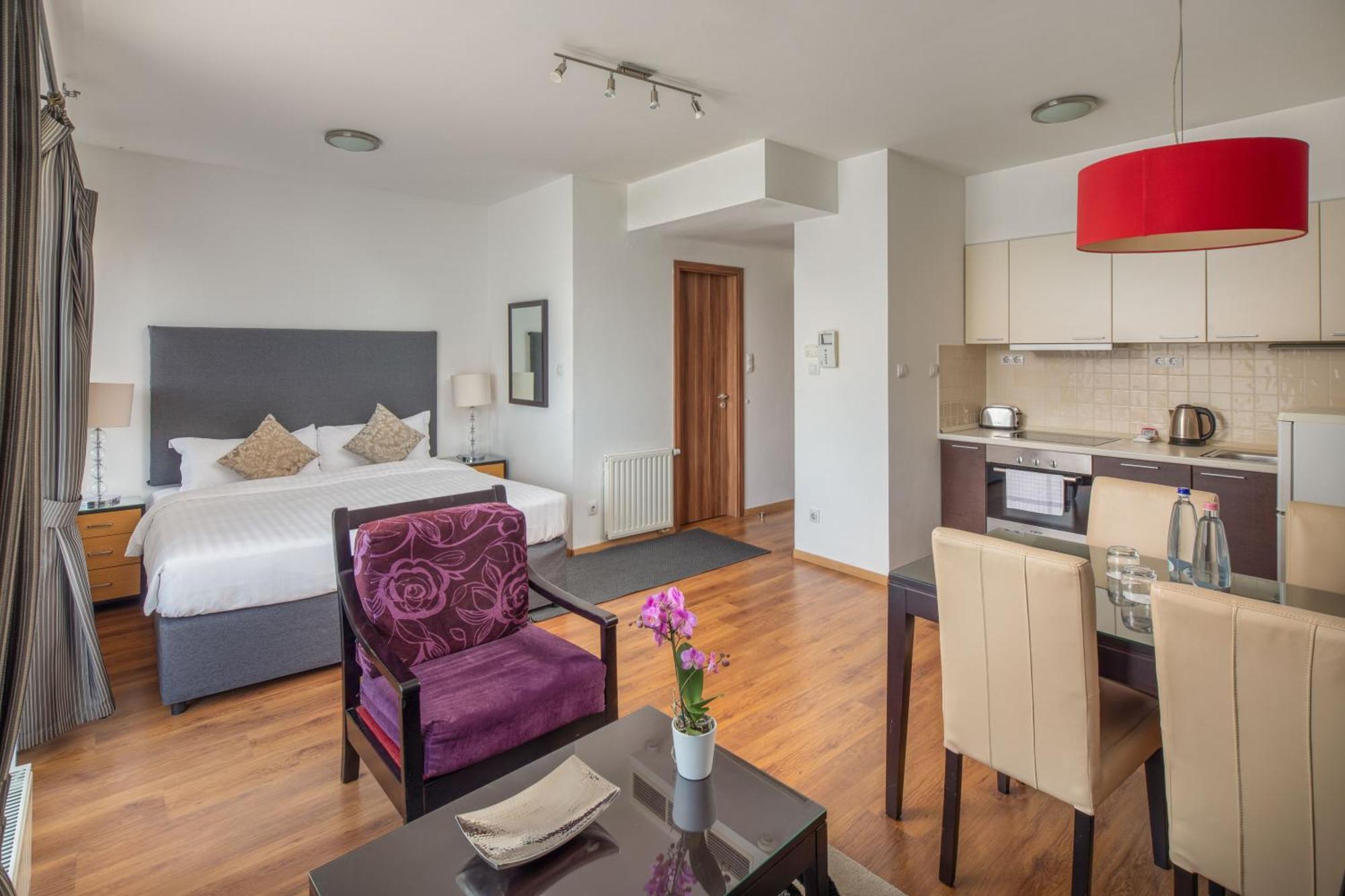 Escala Hotel & Suites Будапеща Екстериор снимка